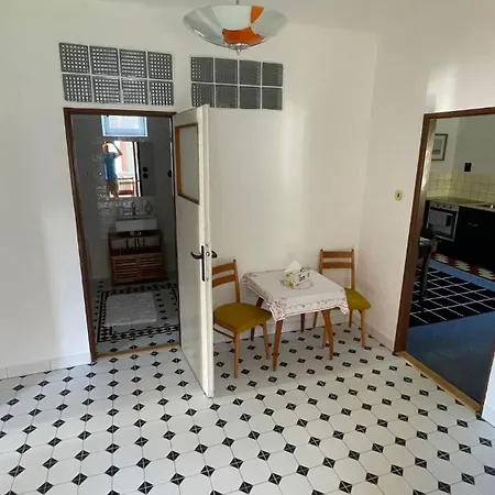 Faflik - Tell The Story - Retro Holiday home Vlkov